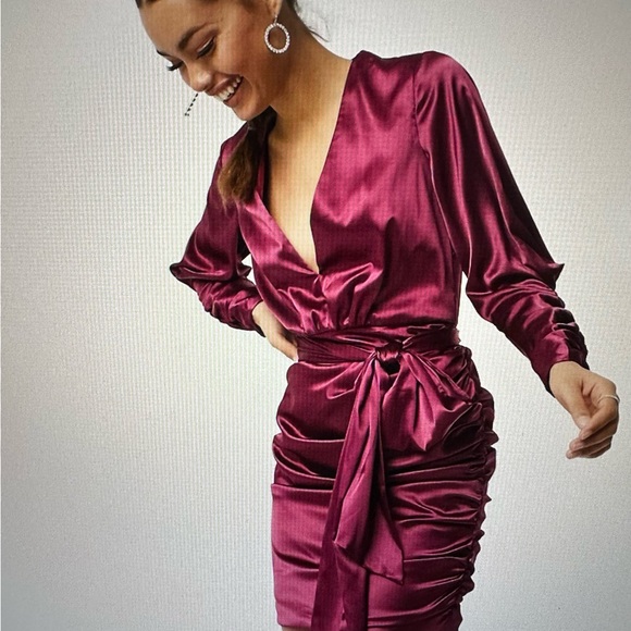 Chi chi London cranberry dress w sash! UK 12P 🔥 - Picture 1 of 9